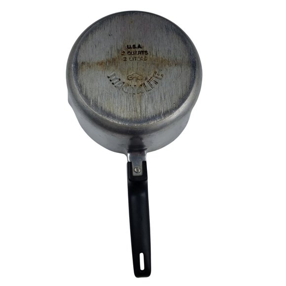 Vintage Magnalite GHC 2 Quart/2 Liter Pot with Lid Double Pour Spouts Made USA - Picture 9 of 10
